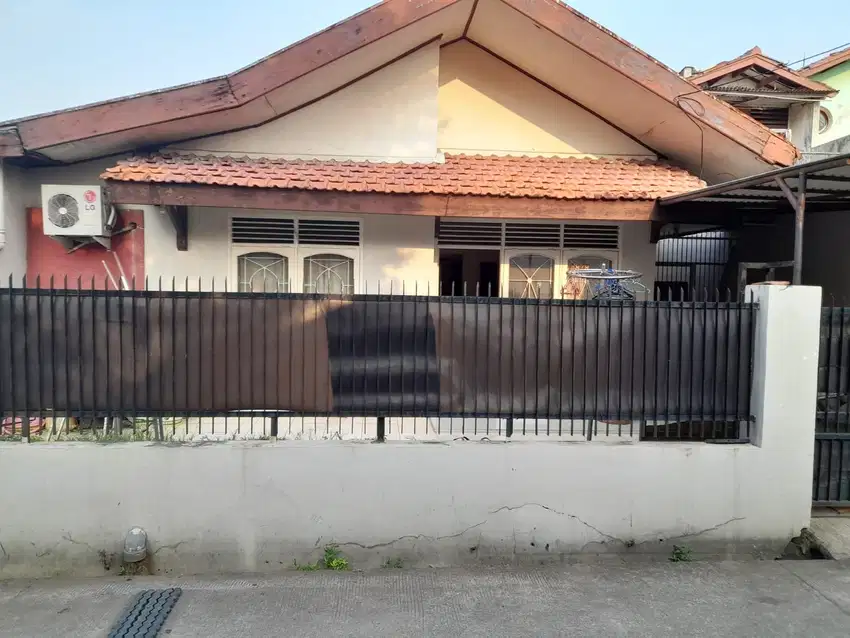 dijual rumah di komplek  Pondok Pucung Indah , jln jombang raya , sudi