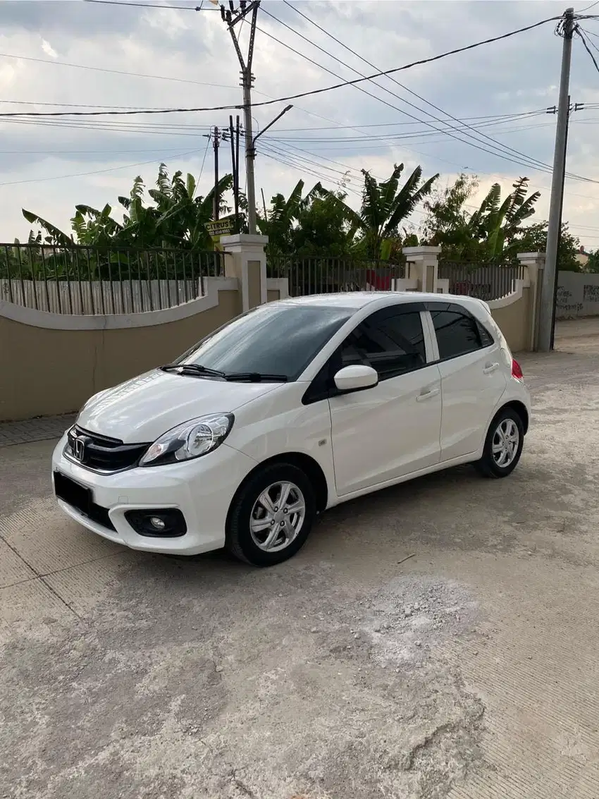 Honda Brio 2018 E AT putih low km mulus antik  all new Brio matic