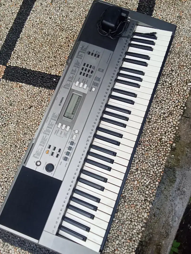 Keyboard organ piano Yamaha psr e353