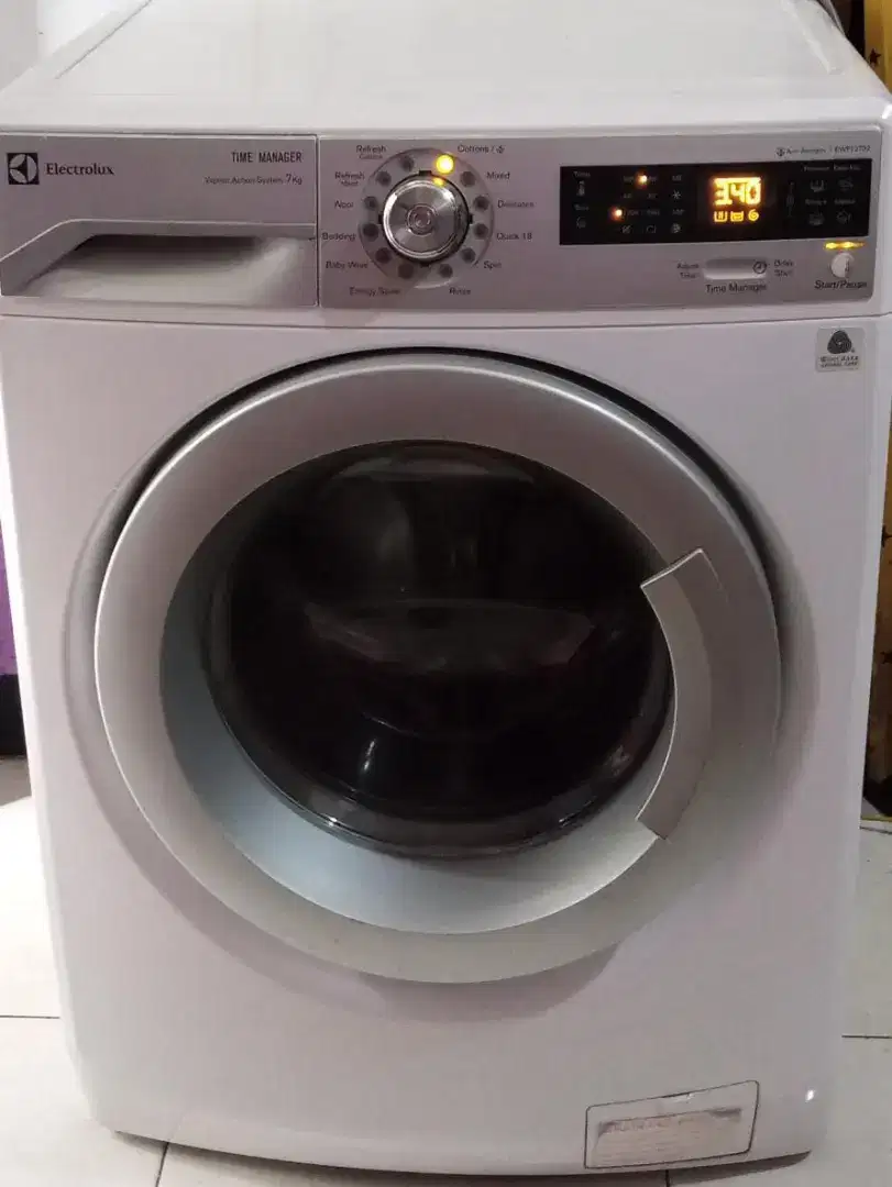 jual BU mesin cuci frontloading Electrolux 7kg touchscreen like new