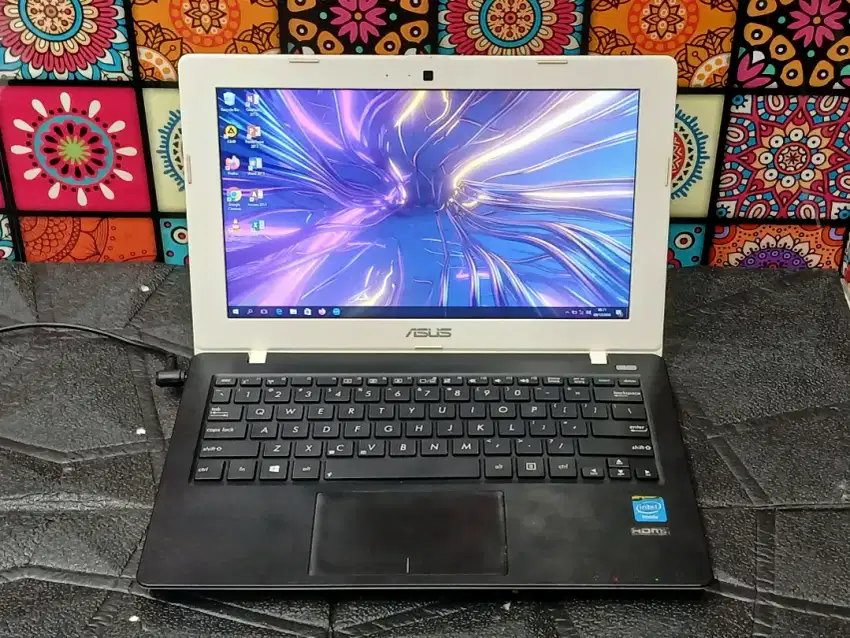 notebook Asus X200MA prosesor Intel Celeron N2815/Ram 2GB/HDD 1TB