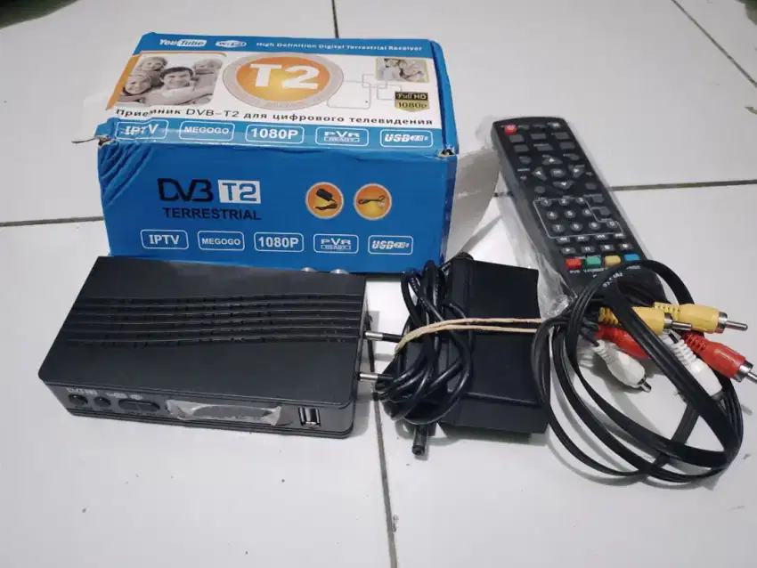 Set Top Box merk T2 komplit