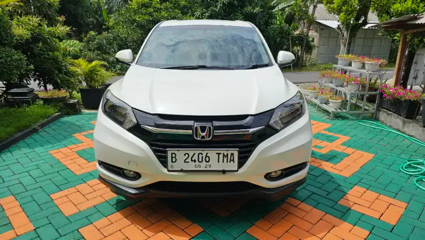 Honda HRV Tipe E CVT 2018 Putih Mulus Pajak Panjang