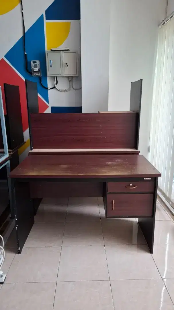 Dijual Meja Kantor