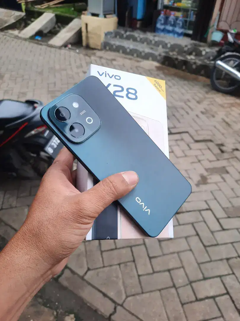 Jual hp vivo y28 ram 8/128gb lengkap