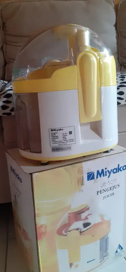 Juicer merk Miyako type JE 507