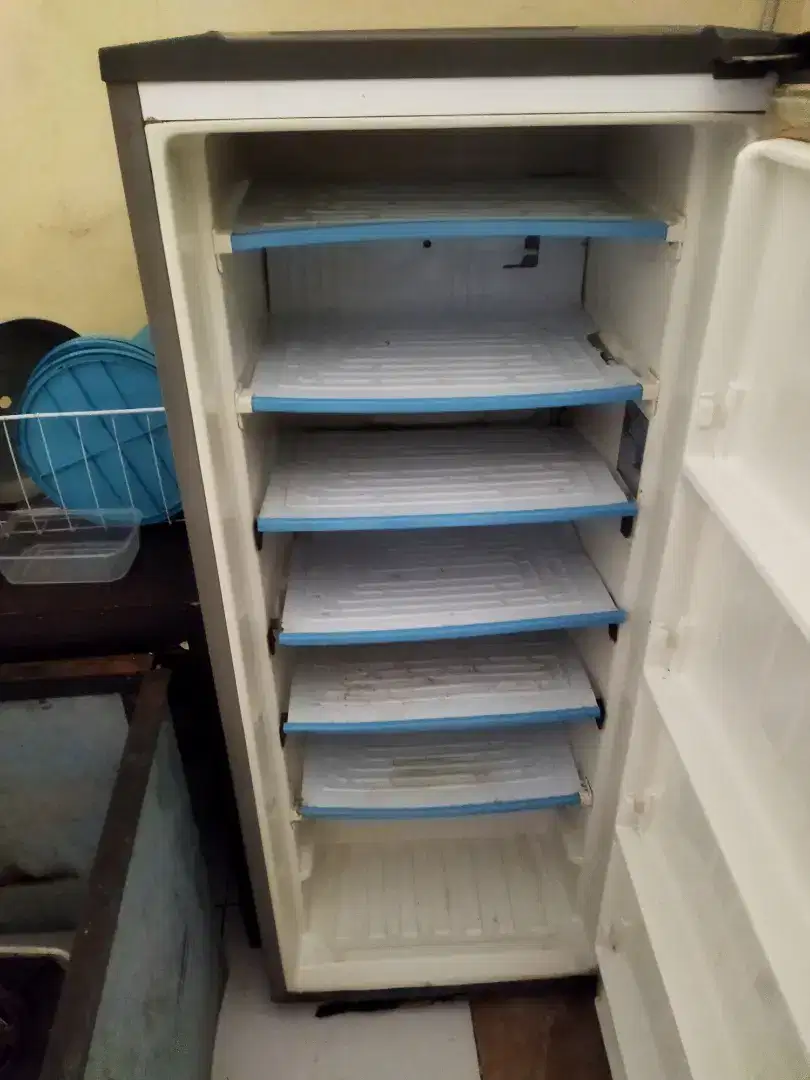 Kulkas freezer LG