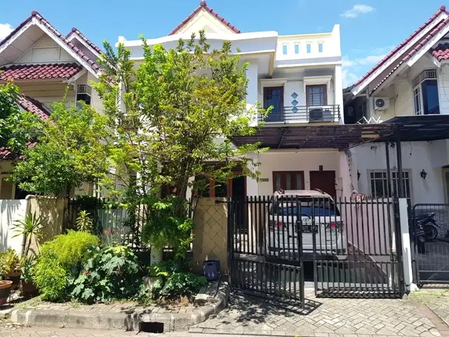 Rumah Dijual 2 Lantai di Kompleks Mega Kebon Jeruk Regency, Joglo