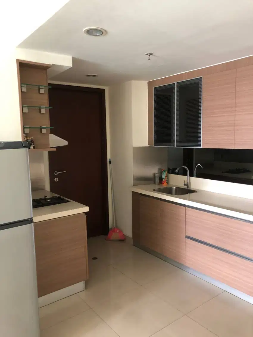 Sherwood lantai rendah furnished baru