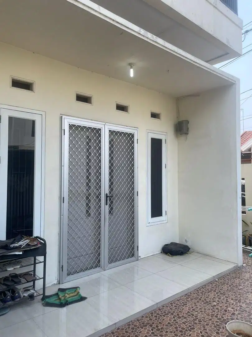 Disewakan rumah siap huni semi furnish Hoek, di dalam cluster