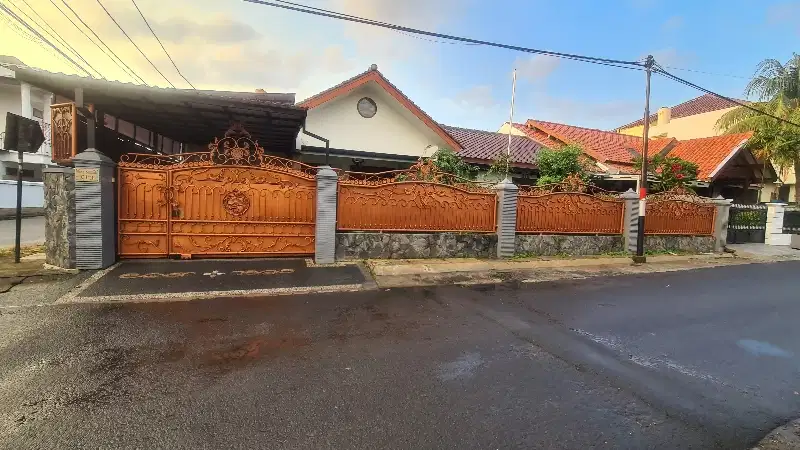 Dijual Rumah Hoek Komplek Curug Indah, cipinang Jakarta Timur