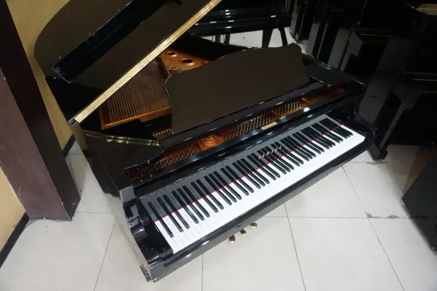 Grand Piano Yamaha - G2E