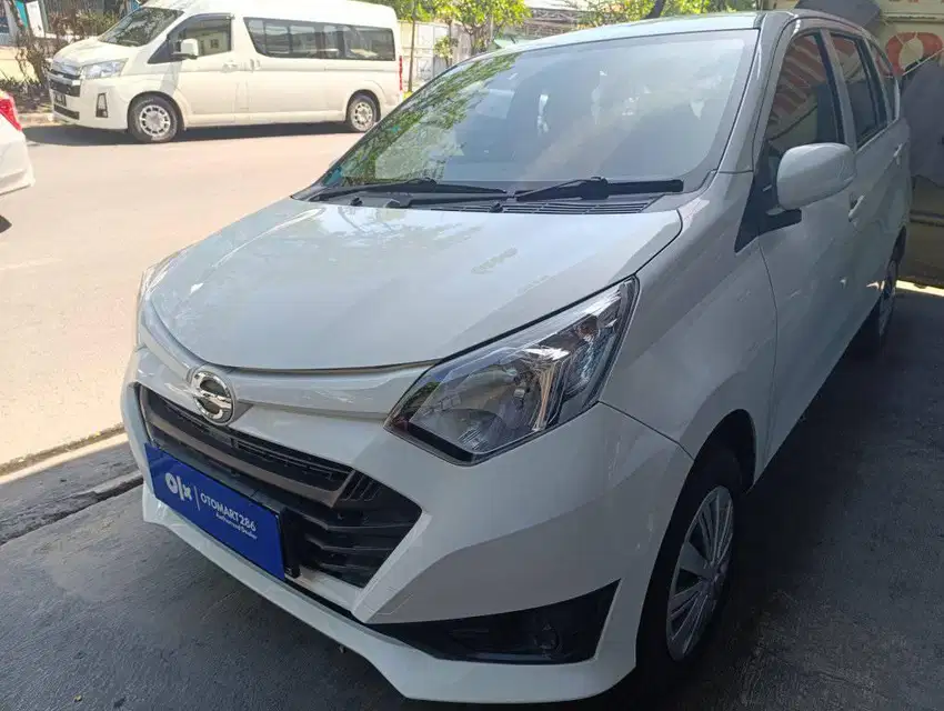 DAIHATSU SIGRA M 1.0 M/T 2018 OTOMART SURABAYA