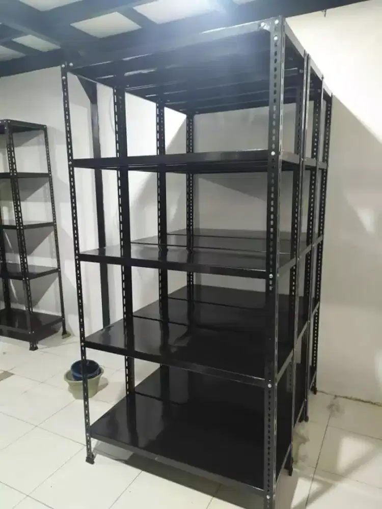 Rak besi siku lobang