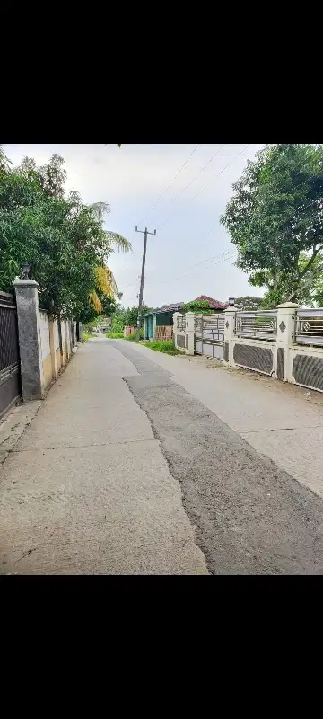 di jual tanah darat di kronjo. surat sertifikat. luas 762 mtr.