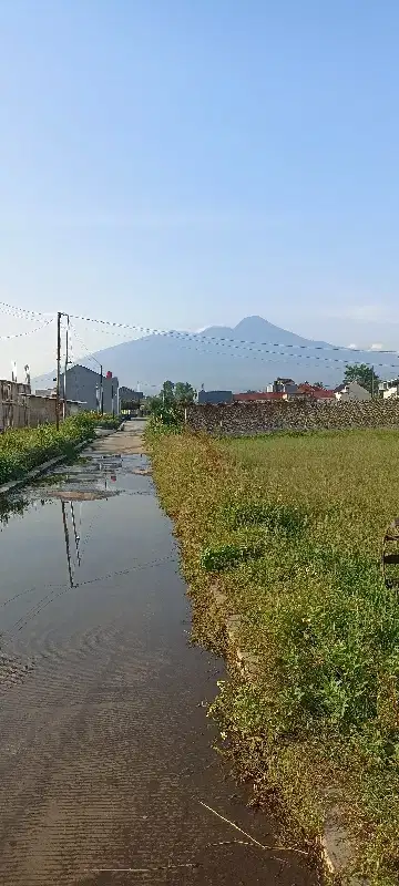 Tanah do Laladon View Gunung Salak