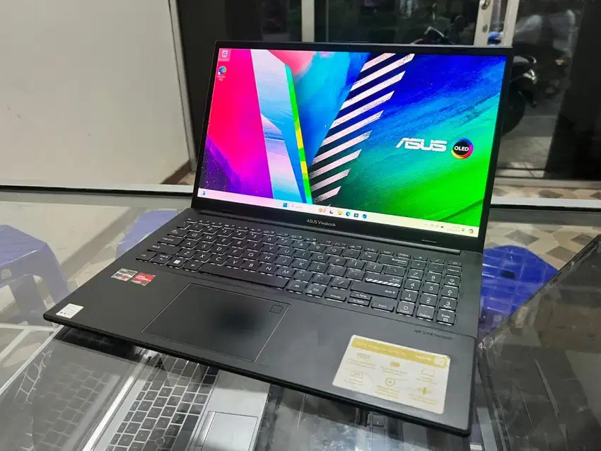 ASUS VIVOBOOK OLED RYZEN 3 7320U SSD 512 GB RAM 8 GB LAYAR OLED