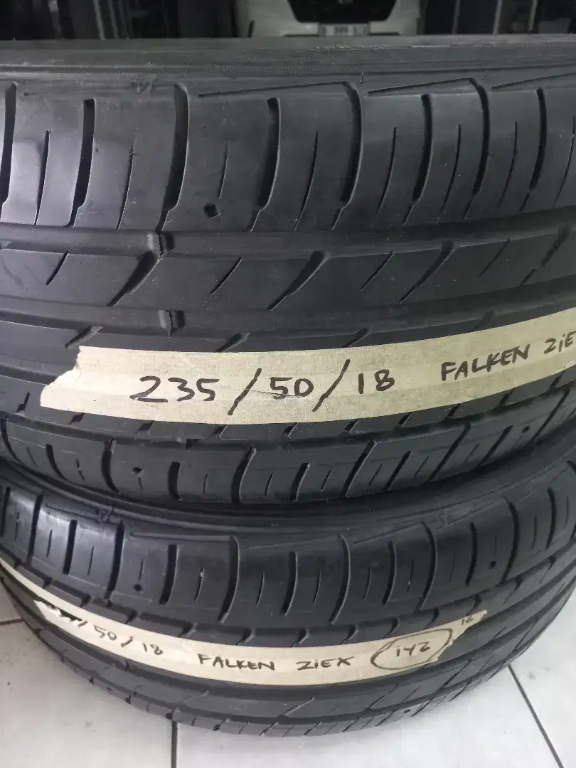 2 pc Falken 235/50/18 kondisi 85%