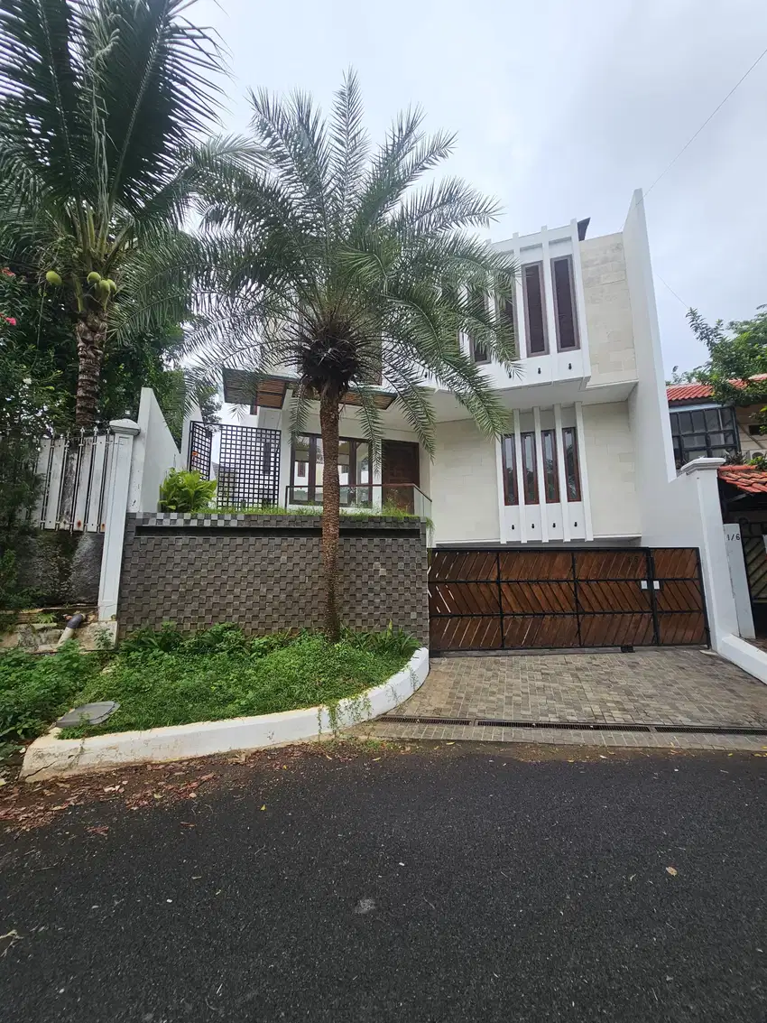 FOR SALE PONDOK INDAH  MODERN TROPICAL HOUSE  DEPAN TAMAN