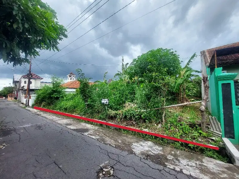 tanah pekarangan luas 871m dekat jalan raya banyuanyar solo