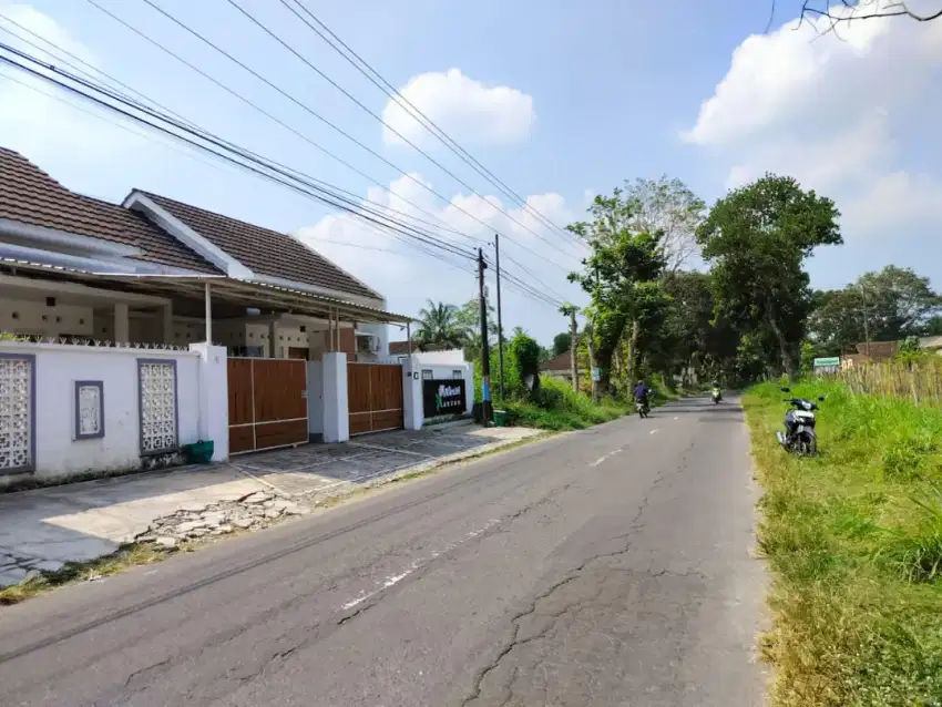 Tanah pekarangan ditepi jalan aspal dekat Jejamuran Pendowahjo