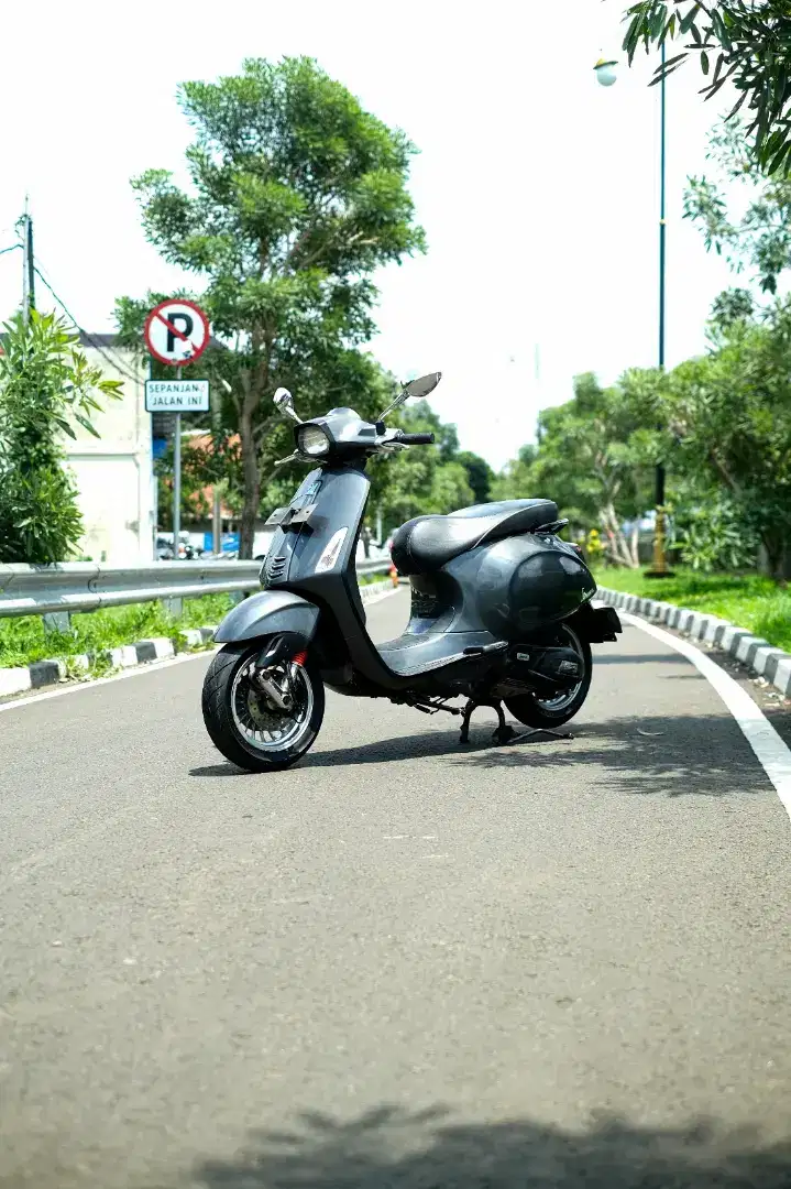 PIAGGIO VESPA MATIC SPRINT IGET TERMURAH BERGARANSI ( BISA KREDIT )