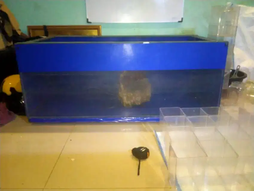 Aquarium kaca buat ikan