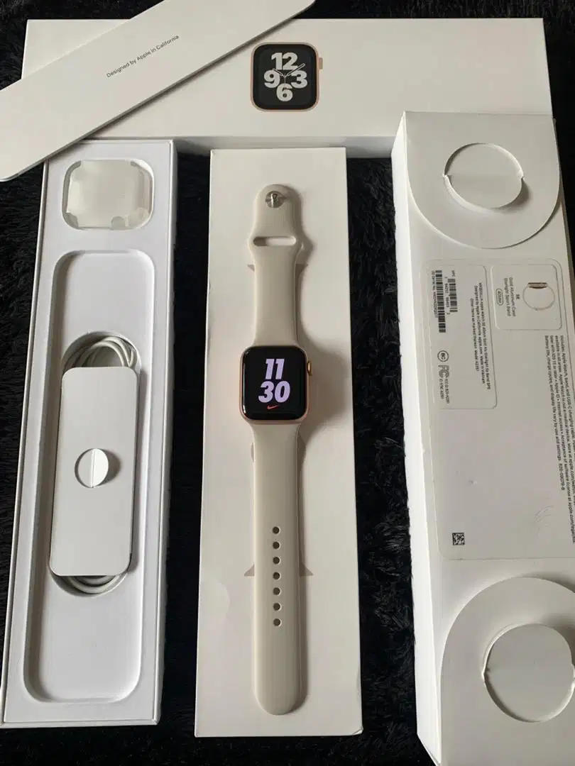 Apple Watch SE Gen 1 Gold Starlight 40mm