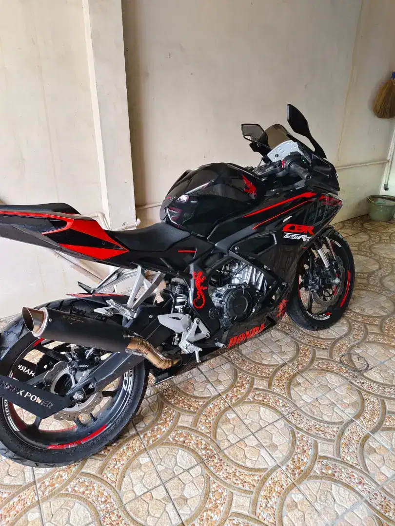 Dijual cepat Honda CBR 250rr non ABS th 2022 50jt nego tipis