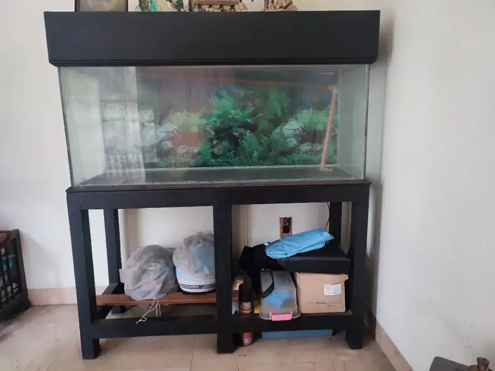 Aquarium kaca plus kaki