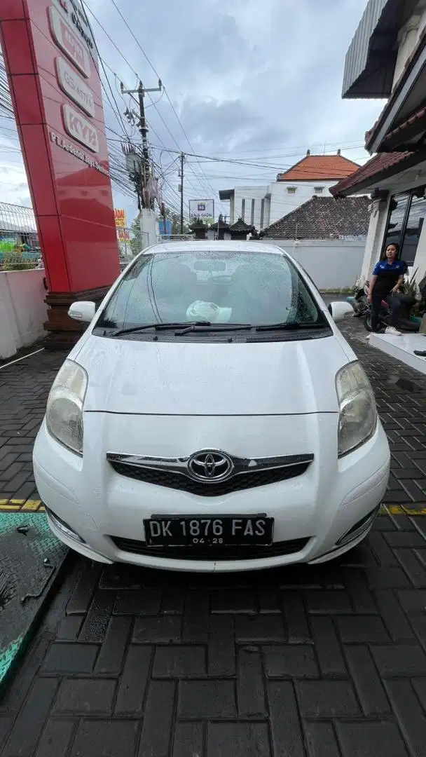 TOYOTA YARIS 2010