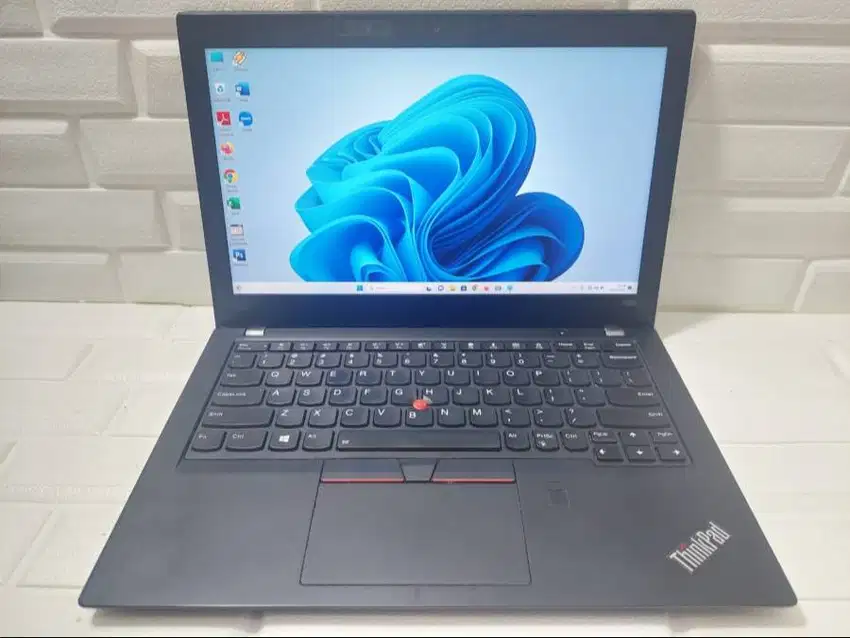 Lenovo Thinkpad X280 Touchscreen i7 Gen8 Ram 8-256Gb Murah Mulus R-WKJ