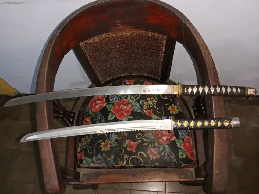 Dijual sepasang katana