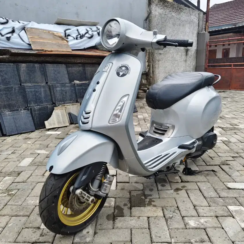 Vespa Primavera IGET 150 ABS