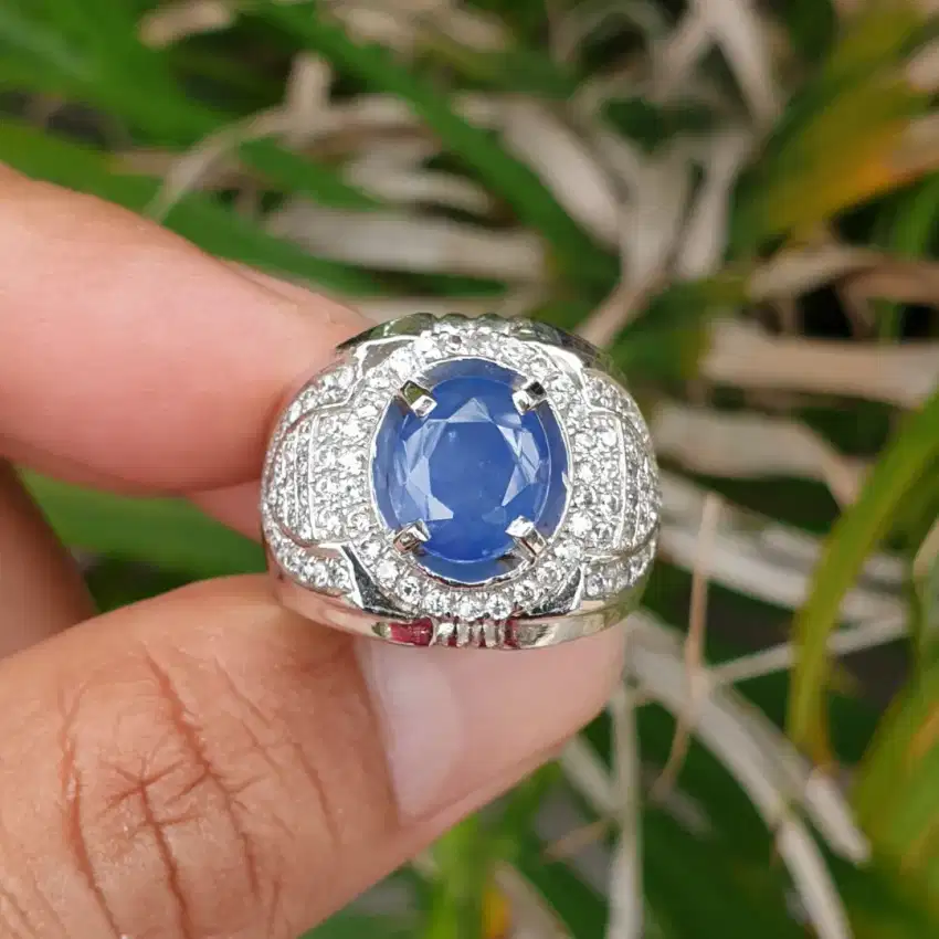 Natural Blue Sapphire Srilanka 3.26 crt