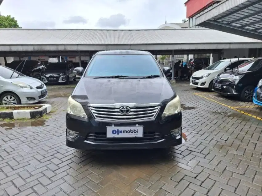 Toyota Kijang Innova 2.0 G Luxury Bensin-MT 2012 Hitam UBR