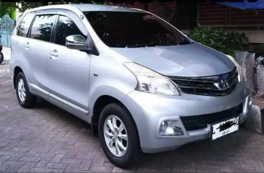 Toyota Avanza ( 2014 ) Tgn Pertama