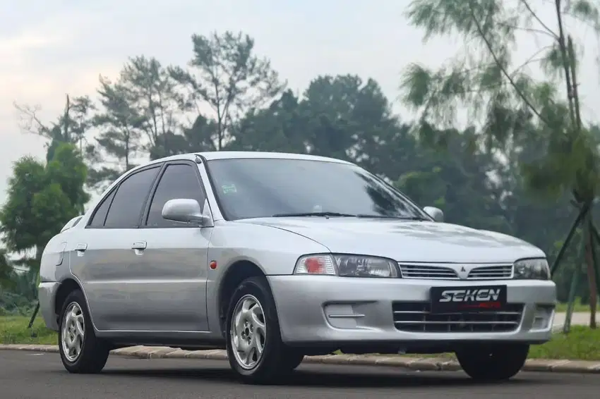 Mitsubishi Lancer 1600 SOHC GLXi MT Manual 2001 Silver Metalik