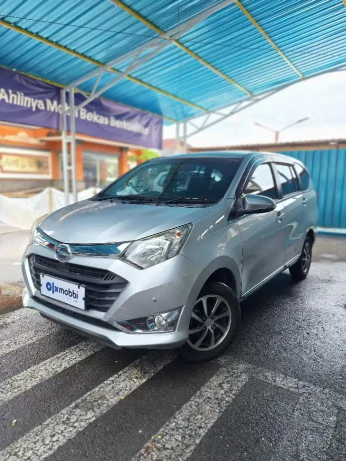 DP Rendah - Daihatsu Sigra 1.2 R Deluxe Bensin MT 2019 Silver Metalik