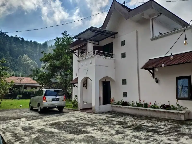 Villa adem dan nyaman di sekipan tawangmangu solo