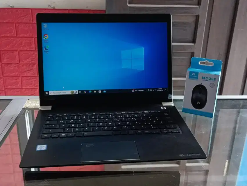 Jual Laptop Dynabook Toshiba U63, i5 gen 7, RAM 8GB, SSD, SIAP PAKAI)