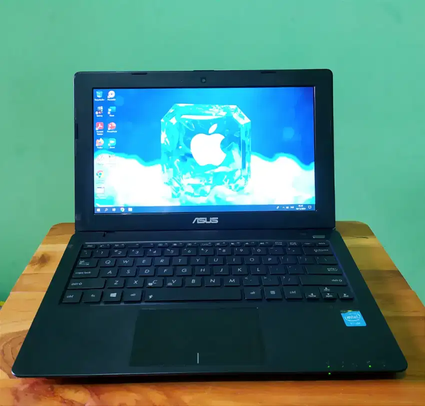 Netbook Laptop Asus X200M