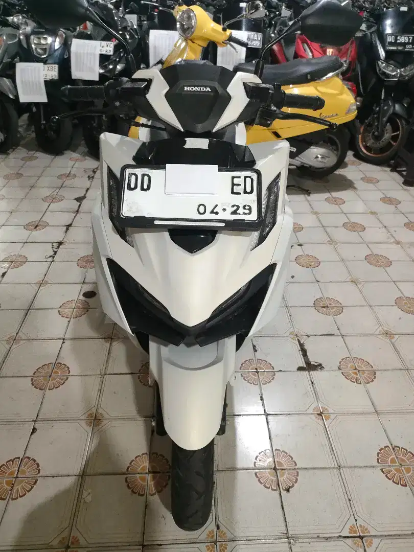 Honda vario 160 abs putih 2024