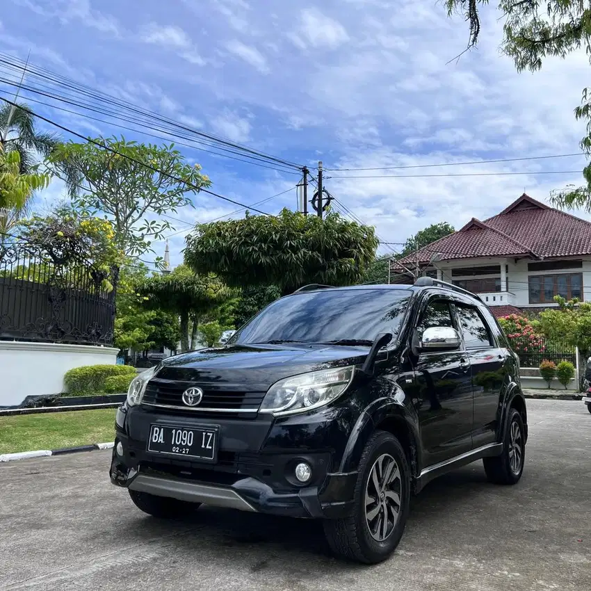 Rush trd sportivo matic 2016 murah (dp 20 jt)