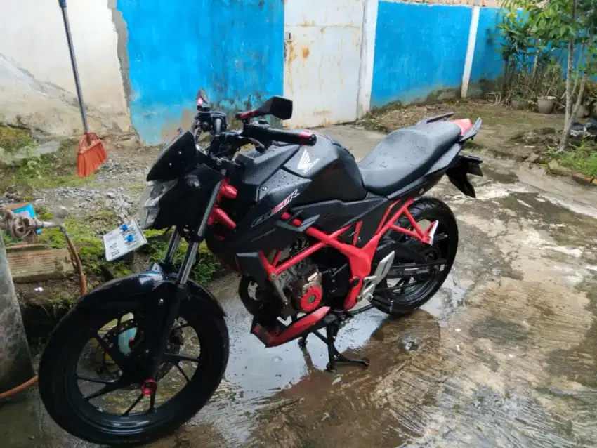 HONDA CB150R STREETFIRE SPESIAL EDITION