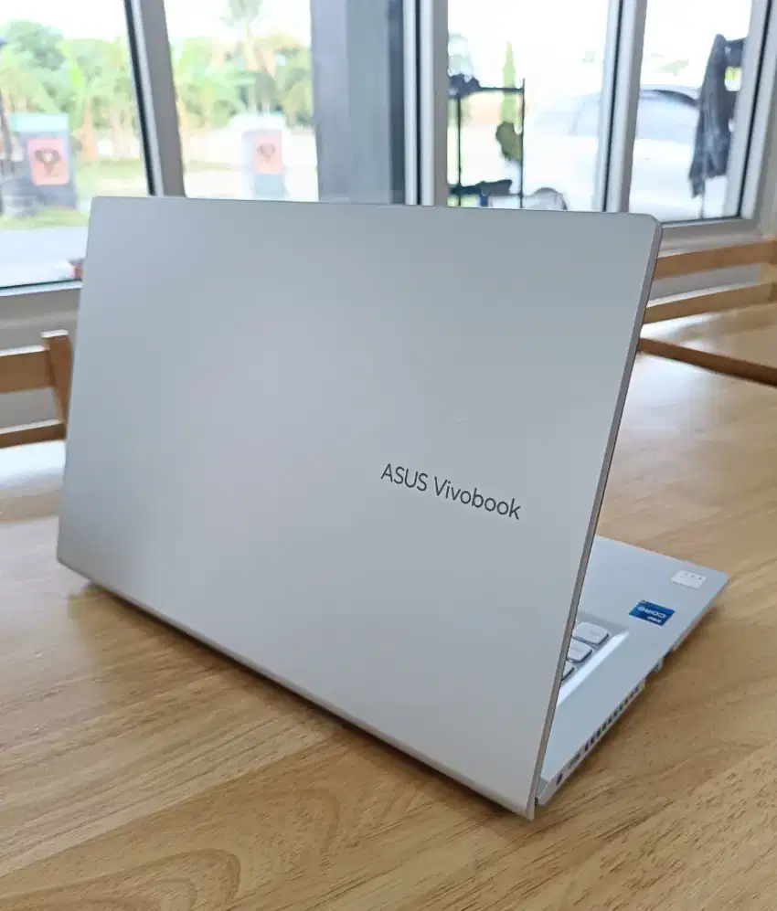 Asus Vivobook Core i7 Gen 11 RAM 8GB SSD 512 VGA Intel Iris Xe