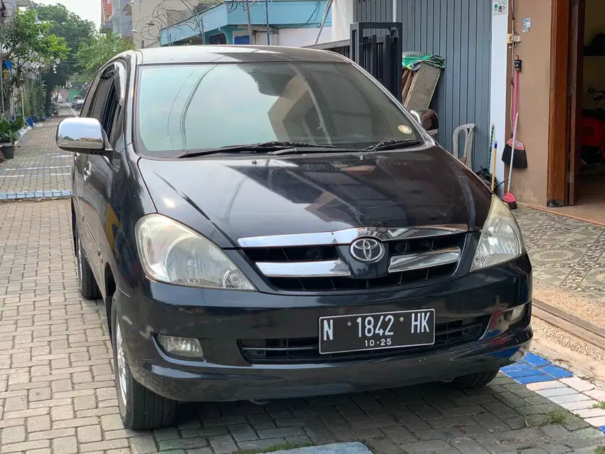 Toyota Kijang Innova 2004 Bensin