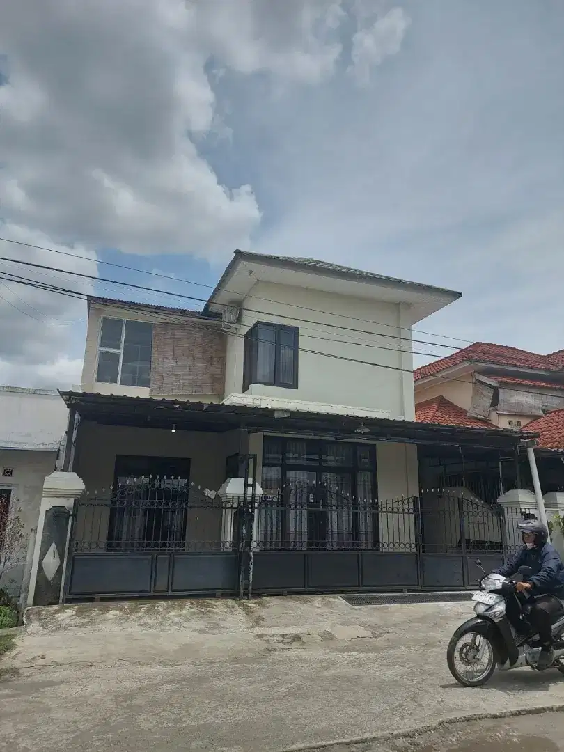 DI JUAL RUMAH SEMI FURNISHED