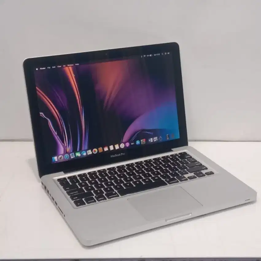 Macbook Pro Mid 2012
i5 Ram 4GB/SSD 128GB/HDD 500GB