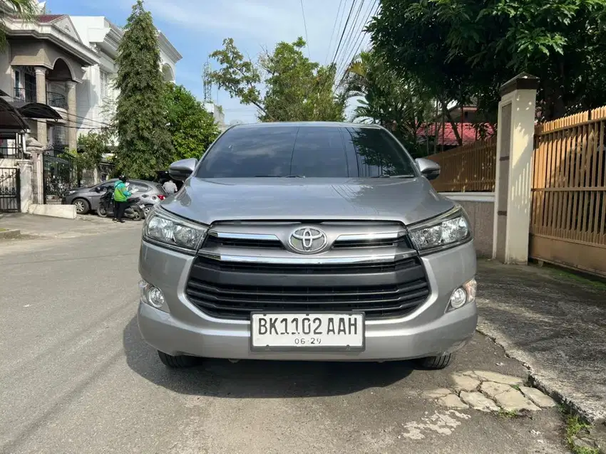 2 unit ( silver &hitam ) toyota innova G diesel manual 2019